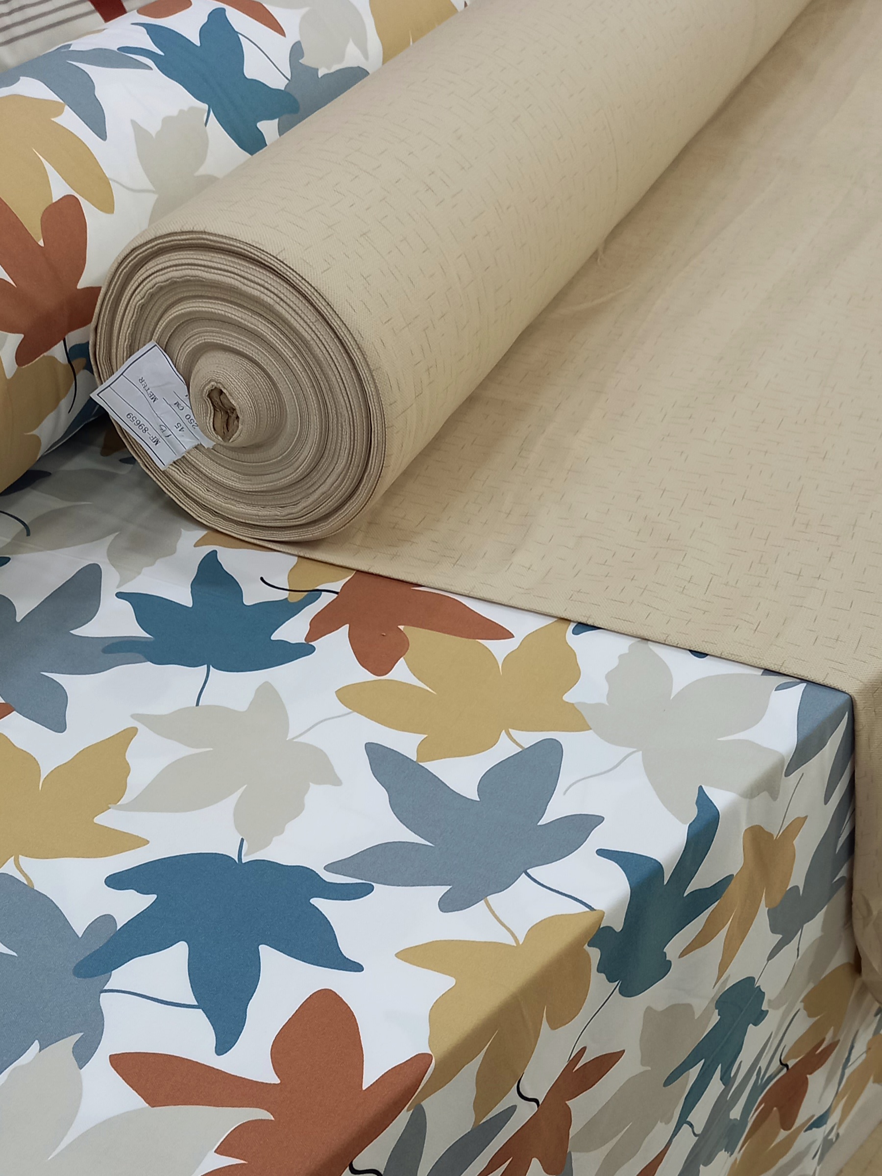 پارچه ملحفه عرض 250 جنس میکرو براش طرح برگ پاییز